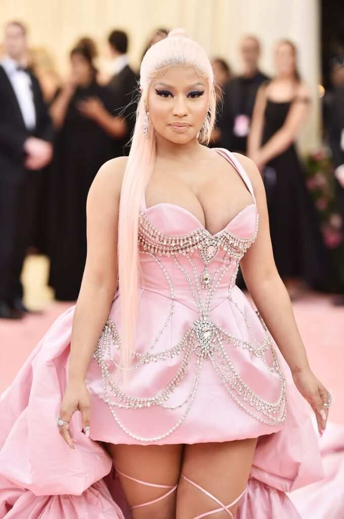 Nicki Minaj: 10 Best Fashionable & Iconic Outfits
