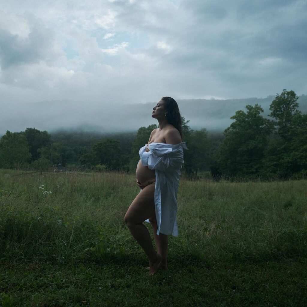 Pregnant Ashley Graham's Naked Photoshoot in the Field: Captioned 'Earth Mother Vibes' on Instagram
